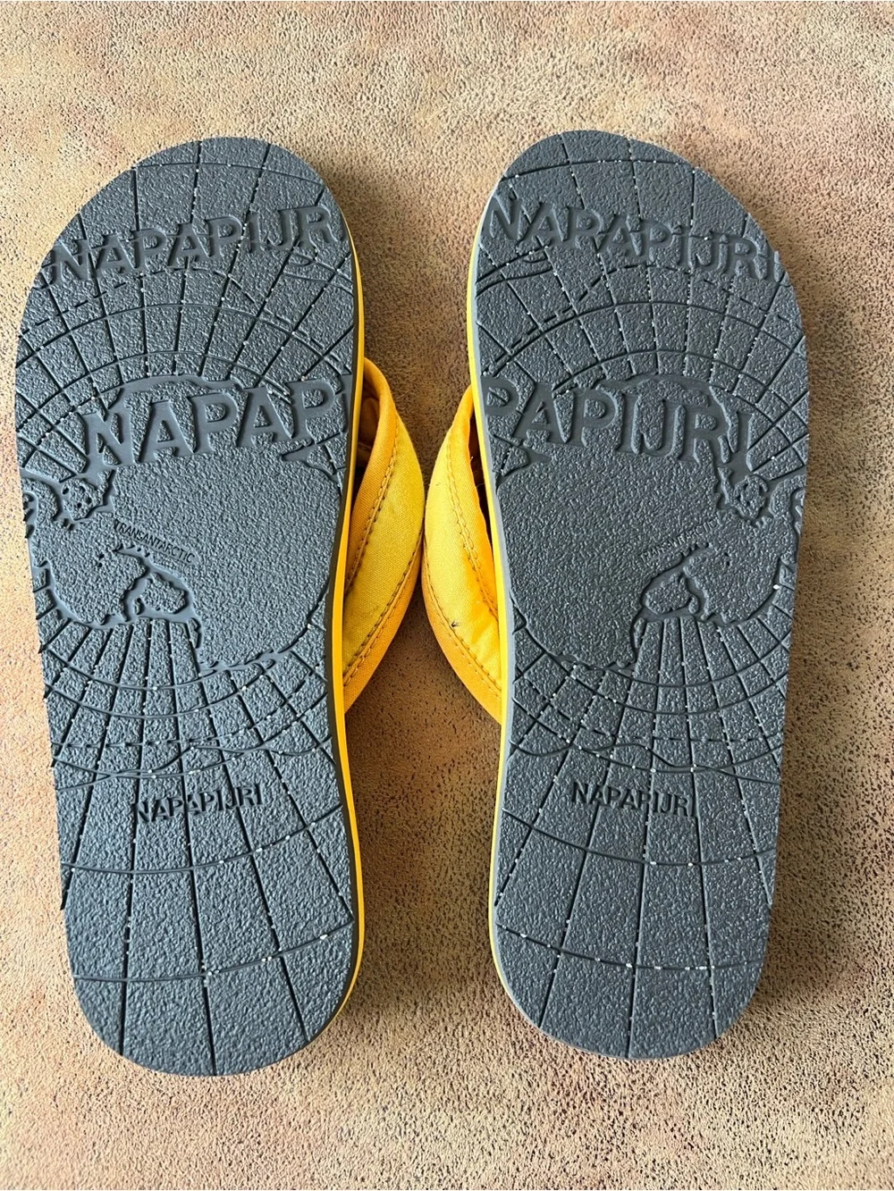 Napapijri Yellow Men’s Flip-Flops Sandals size 9.5/10
